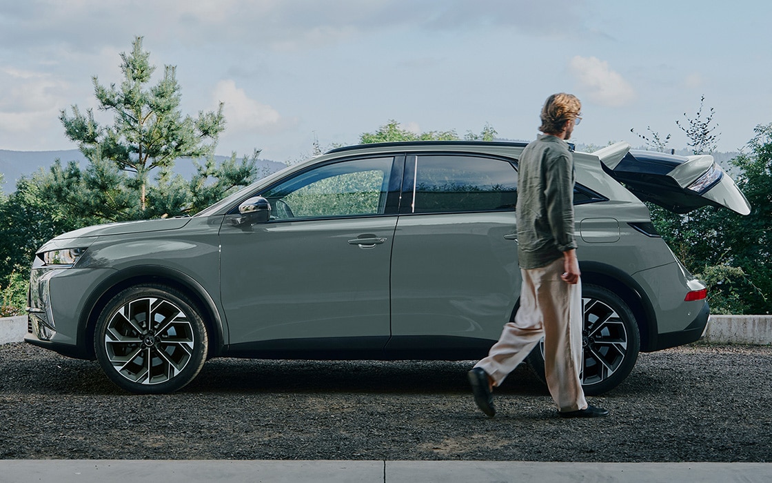 DS 7 Esprit de Voyage - hayon cu acționare electrică